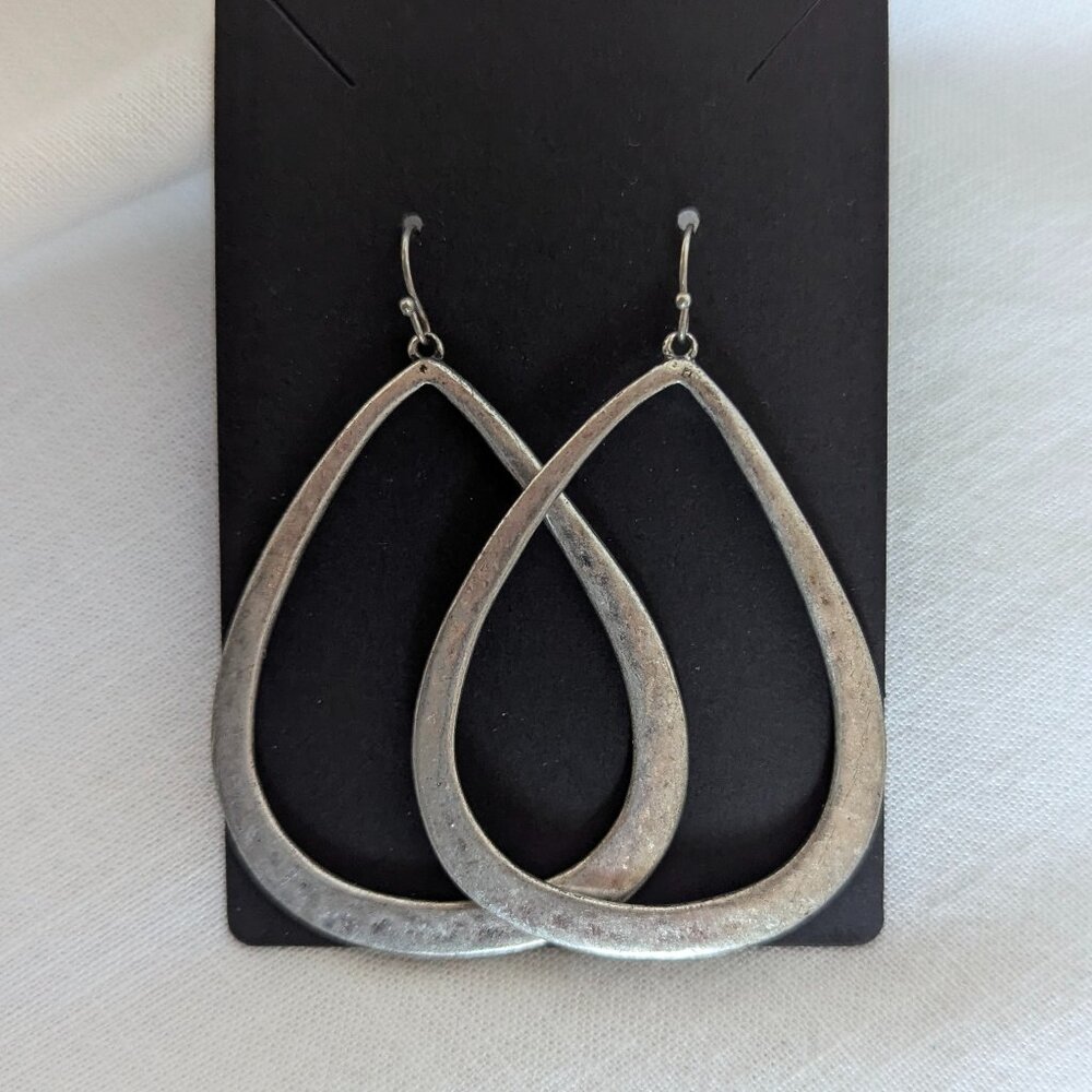 Vintage Premier Designs Silver Hammered Teardrop Earrings